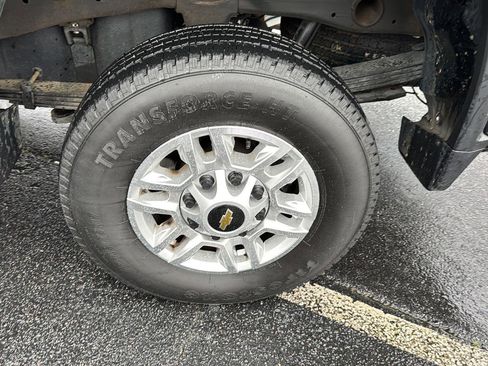 Used 2025 Chevrolet Silverado 2500 LT w/ Convenience Package image 34