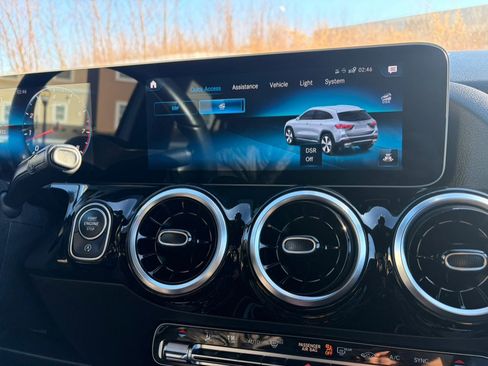 Used 2021 Mercedes-Benz GLA 250 4MATIC image 32