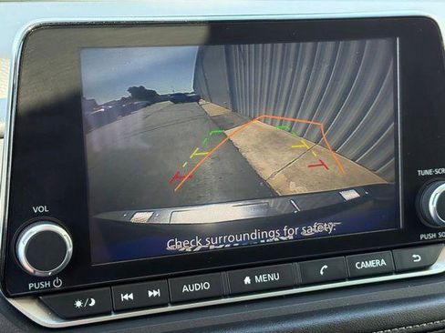 Used 2024 Nissan Rogue SV w/ SV Premium Package FWD image 13