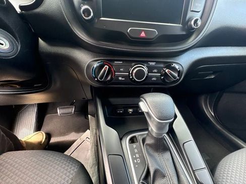 Used 2024 Kia Soul LX w/ Option Group 015 FWD image 15