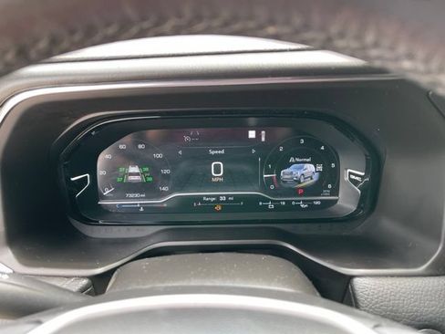 Used 2022 GMC Yukon XL Denali AWD/4WD image 8