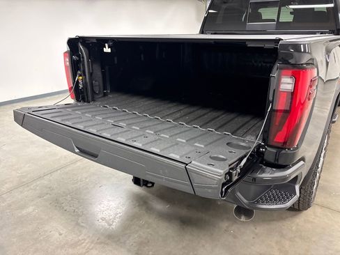 New 2026 GMC Sierra 2500 Denali w/ Denali Reserve Package image 18