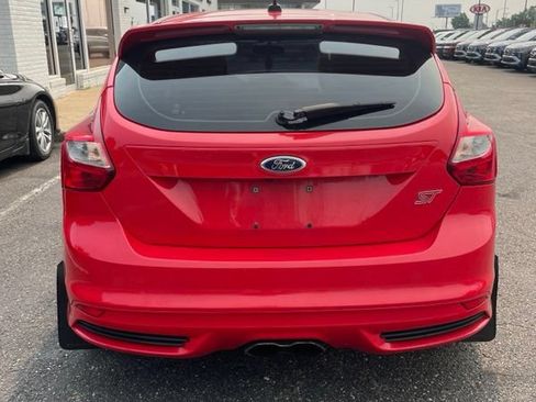 Used 2013 Ford Focus ST FWD image 4
