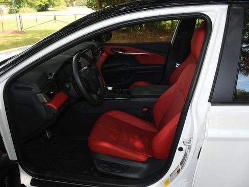 Used 2026 Toyota Camry XSE w/ Premium Plus Package FWD image 8
