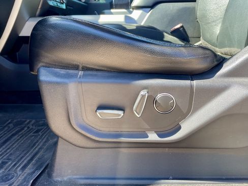 Used 2017 Ford F250 Lariat w/ Lariat Ultimate Package AWD/4WD image 14