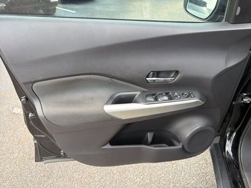 Used 2020 Nissan Kicks SV image 14