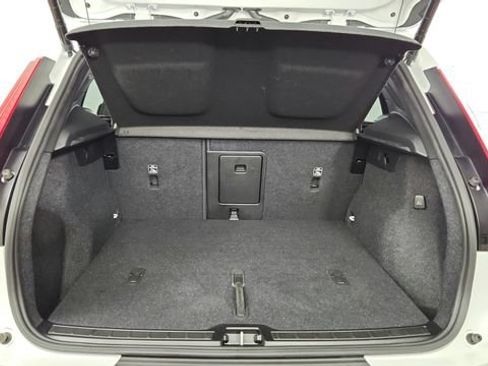 Certified 2026 Volvo XC40 B5 Ultra w/ Climate Package AWD/4WD image 75