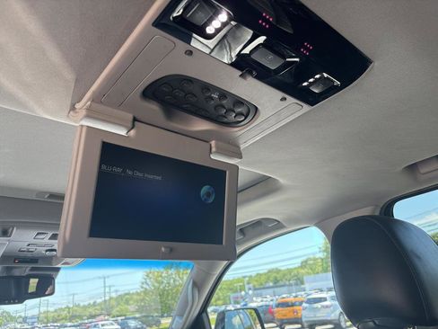 Used 2016 Cadillac Escalade ESV Premium image 22