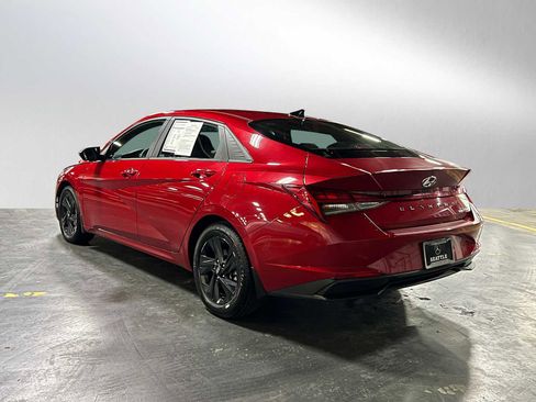 Used 2023 Hyundai Elantra Blue image 5