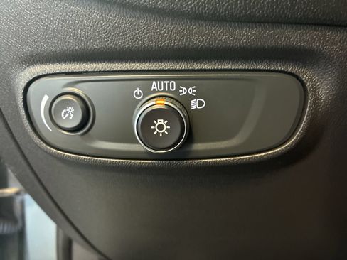 Used 2024 Chevrolet Equinox LT w/ Driver Convenience Package AWD/4WD image 18