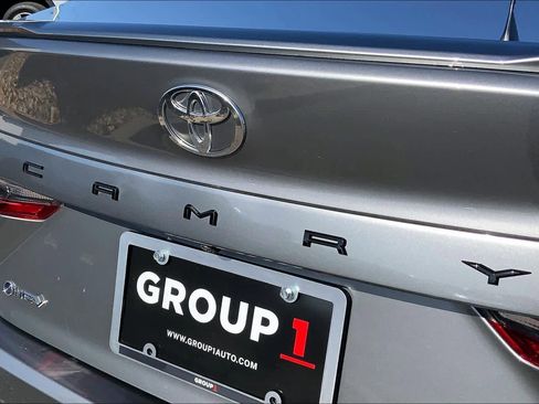 Used 2025 Toyota Camry SE image 30
