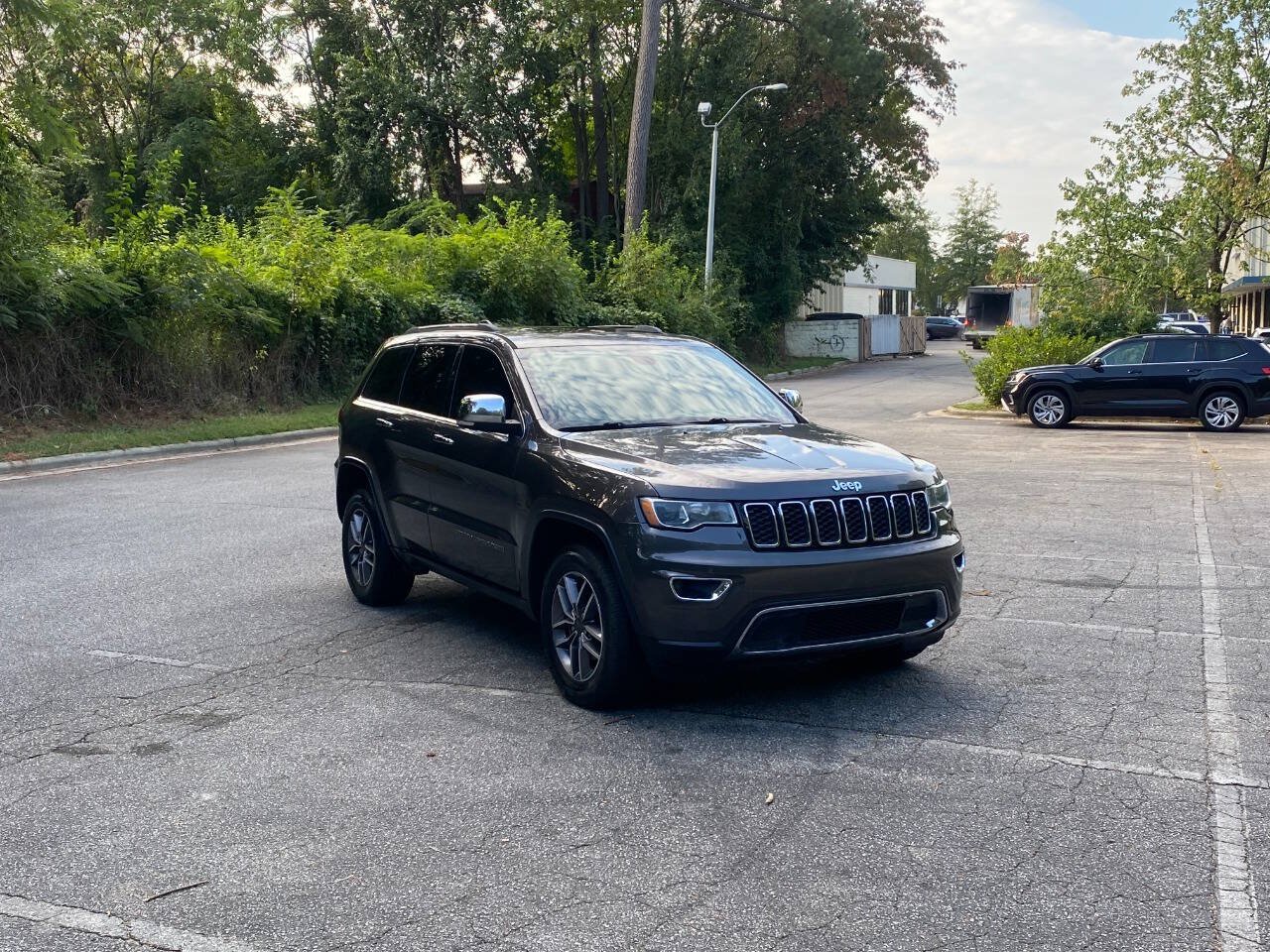 Used 2020 Jeep Grand Cherokee Limited w/ Luxury Group II AWD/4WD image 3