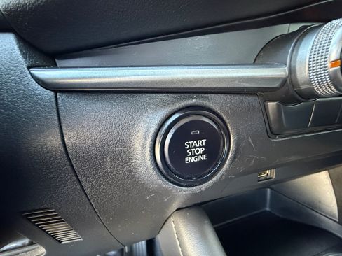 Used 2019 MAZDA MAZDA3 Sedan FWD image 30