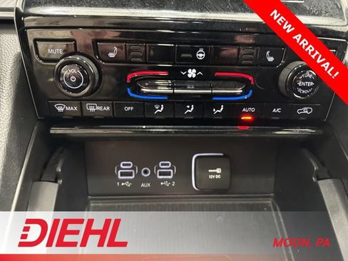 Used 2024 Jeep Grand Cherokee L Altitude image 34