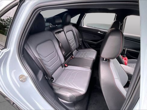 Used 2025 Volkswagen Jetta GLI Autobahn FWD image 19
