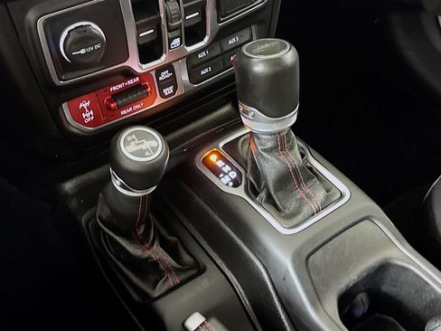 Used 2020 Jeep Gladiator Rubicon AWD/4WD image 19