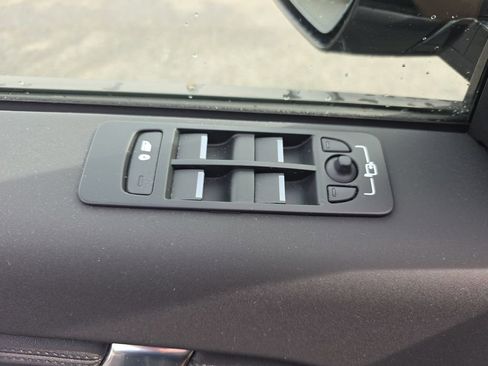 Used 2023 Land Rover Discovery Sport S image 33