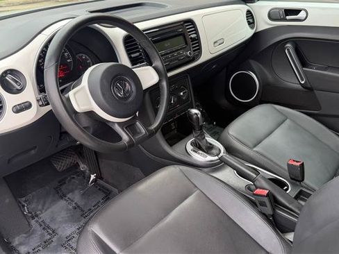 Used 2012 Volkswagen Beetle 2.5 FWD image 20