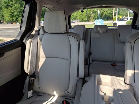 Certified 2025 Honda Odyssey Touring image 18