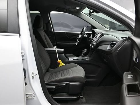 Used 2024 Chevrolet Equinox LT AWD/4WD image 25