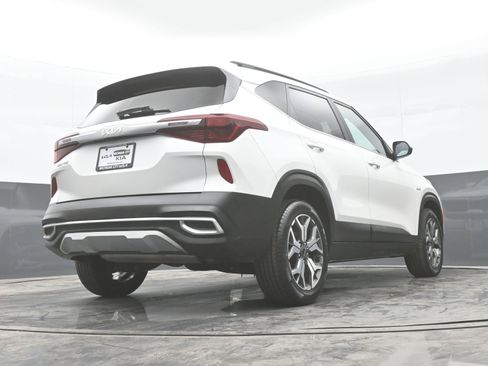 Used 2022 Kia Seltos EX image 41