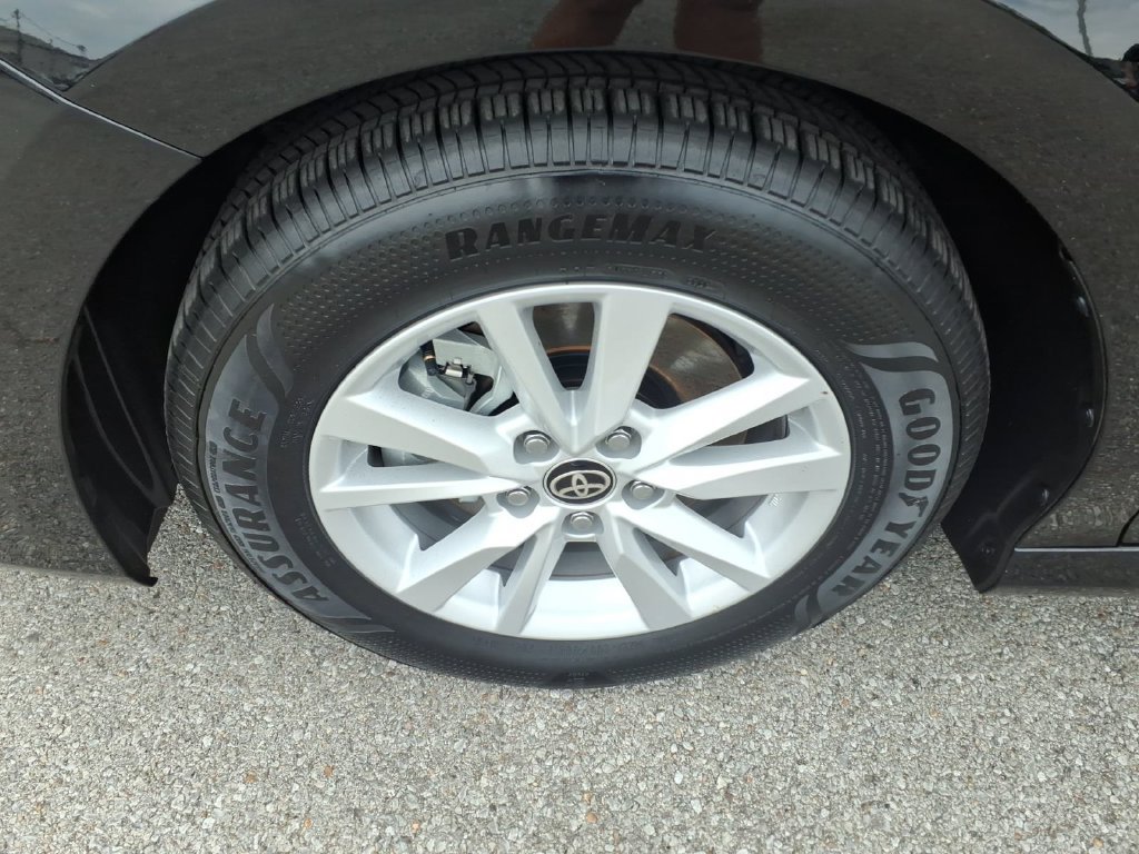 Used 2026 Toyota Camry LE FWD image 5