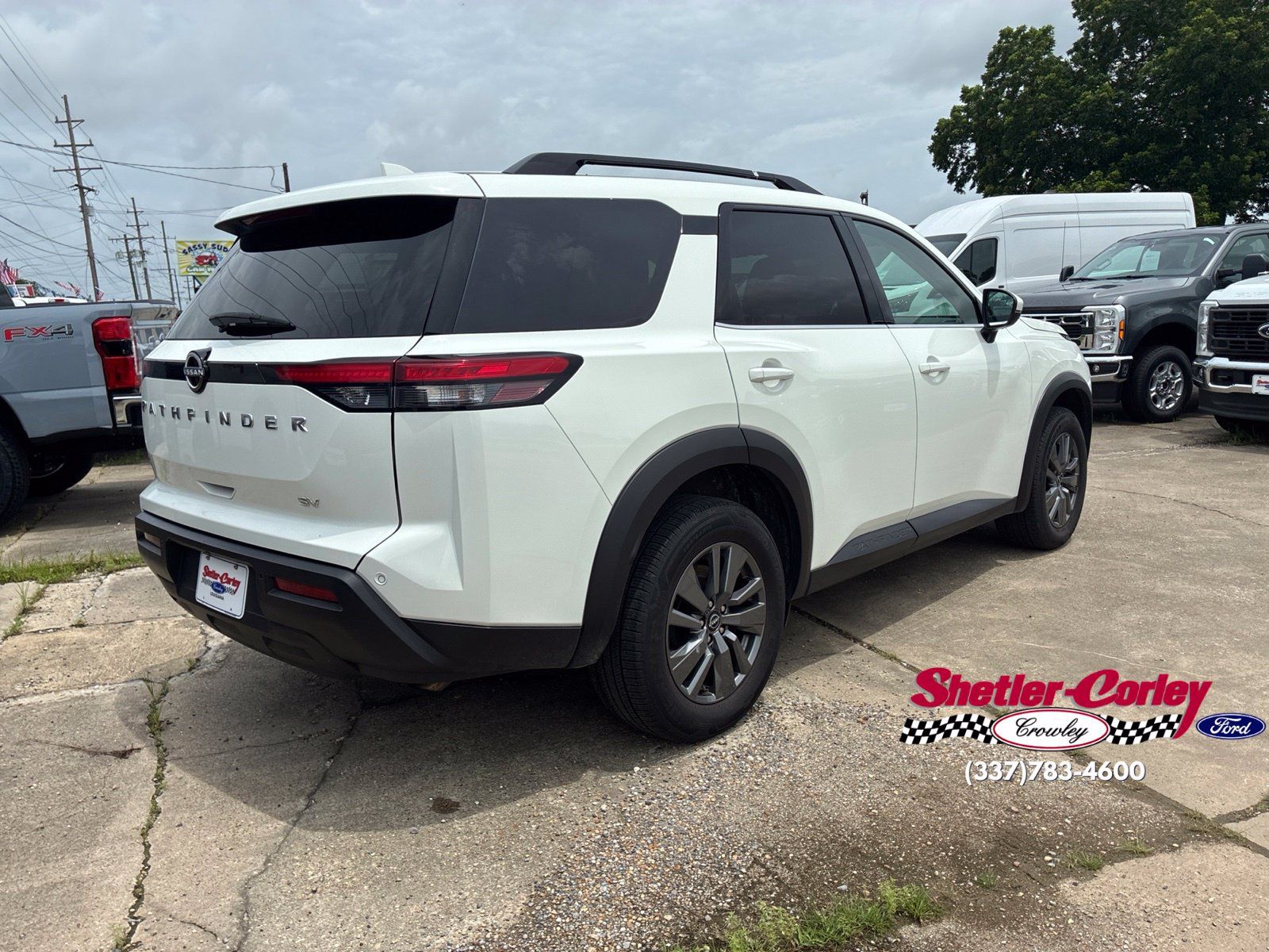 Used 2024 Nissan Pathfinder SV FWD image 16