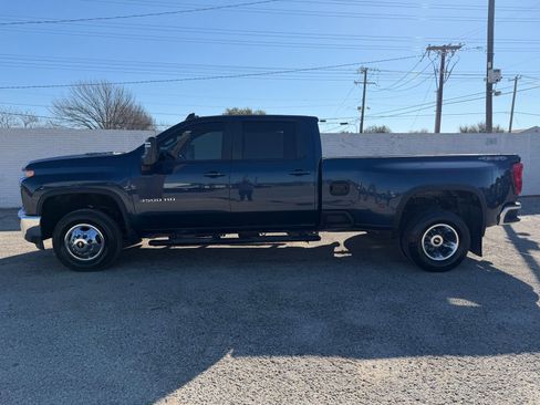 Used 2022 Chevrolet Silverado 3500 LT w/ Convenience Package image 3