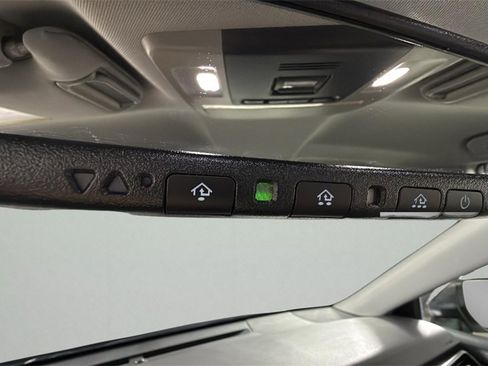 Used 2019 Toyota Camry XLE image 27