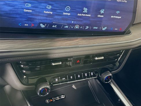 New 2026 Chevrolet Suburban Z71 w/ Comfort Package AWD/4WD image 10