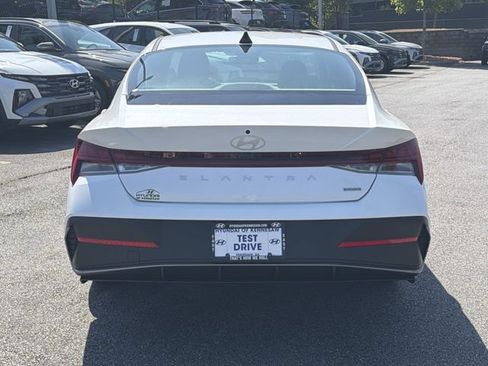 New 2026 Hyundai Elantra Hybrid FWD image 7