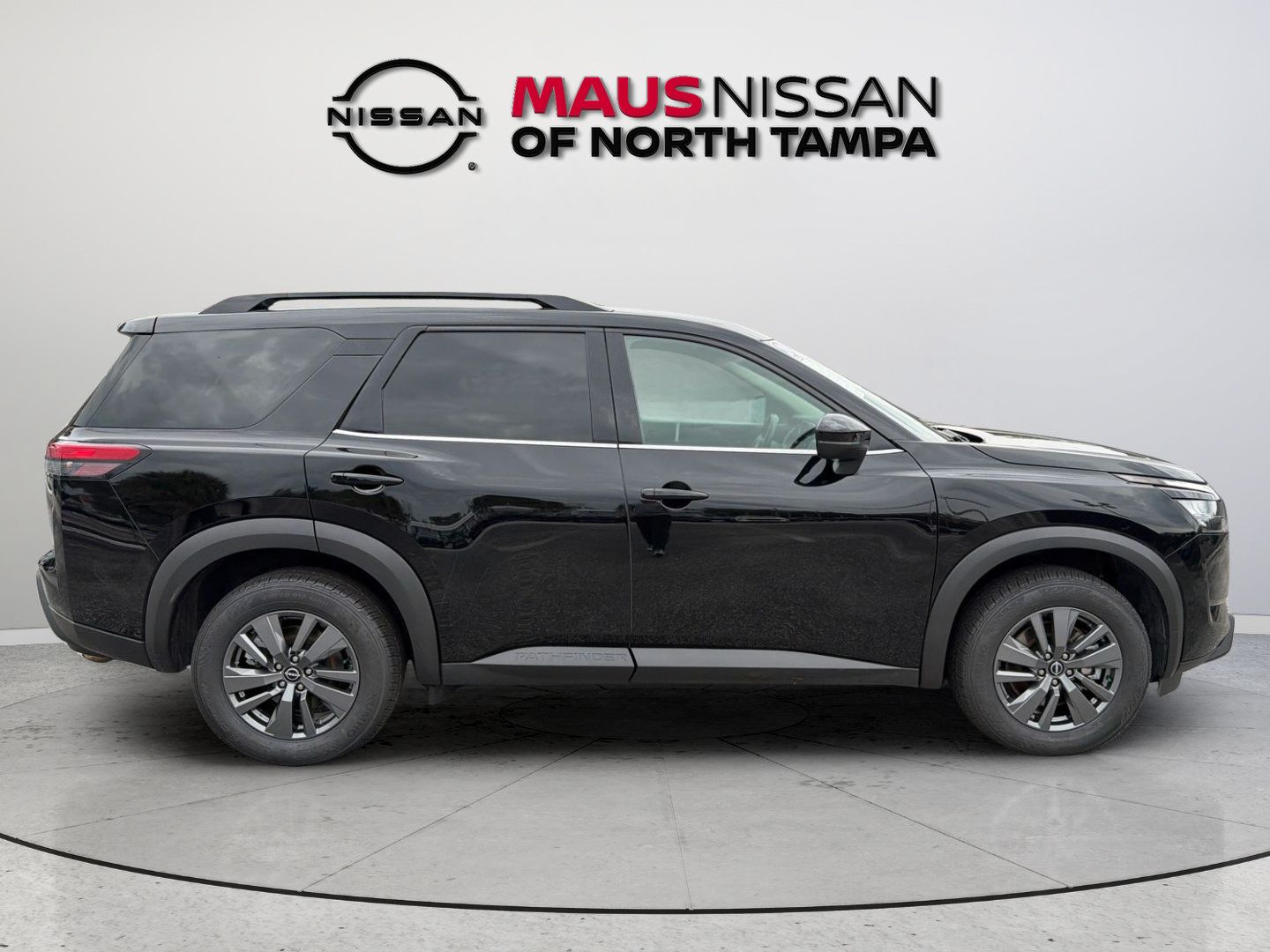 Certified 2024 Nissan Pathfinder SV FWD image 9