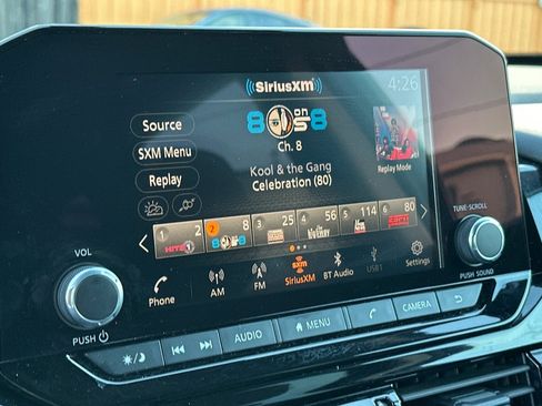 Used 2024 Nissan Pathfinder SV image 21