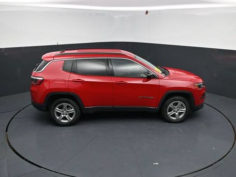 Used 2024 Jeep Compass Latitude AWD/4WD image 37