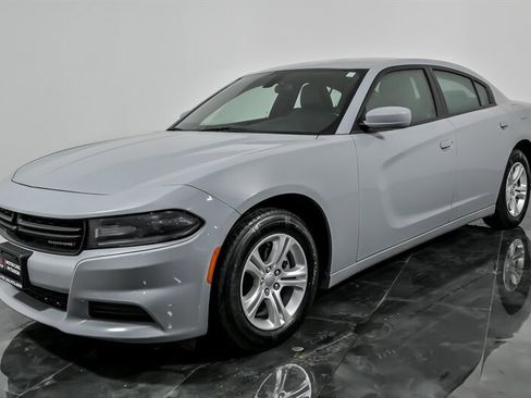Used 2021 Dodge Charger SXT w/ Leather Interior Group image 5