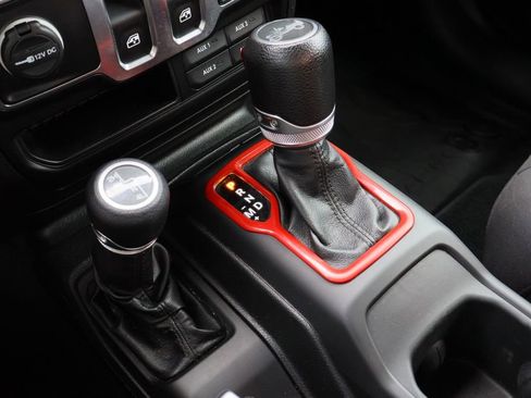 Used 2019 Jeep Wrangler Sport image 17