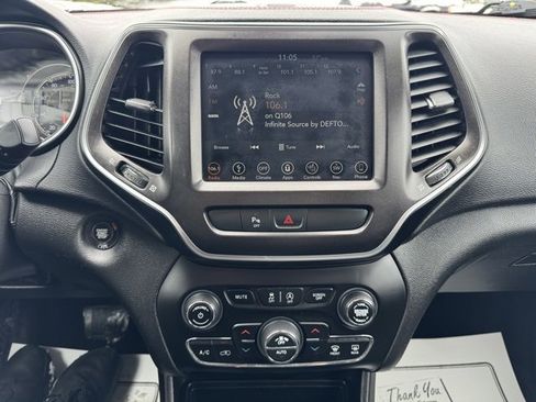 Used 2019 Jeep Cherokee Trailhawk image 22