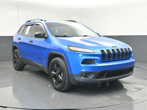 Used 2018 Jeep Cherokee Limited w/ Technology Group AWD/4WD image 1