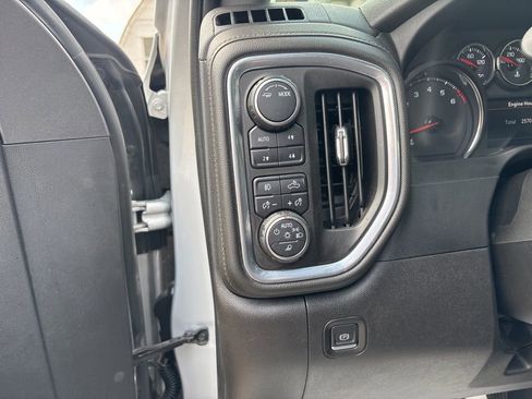 Used 2022 Chevrolet Silverado 1500 RST AWD/4WD image 19