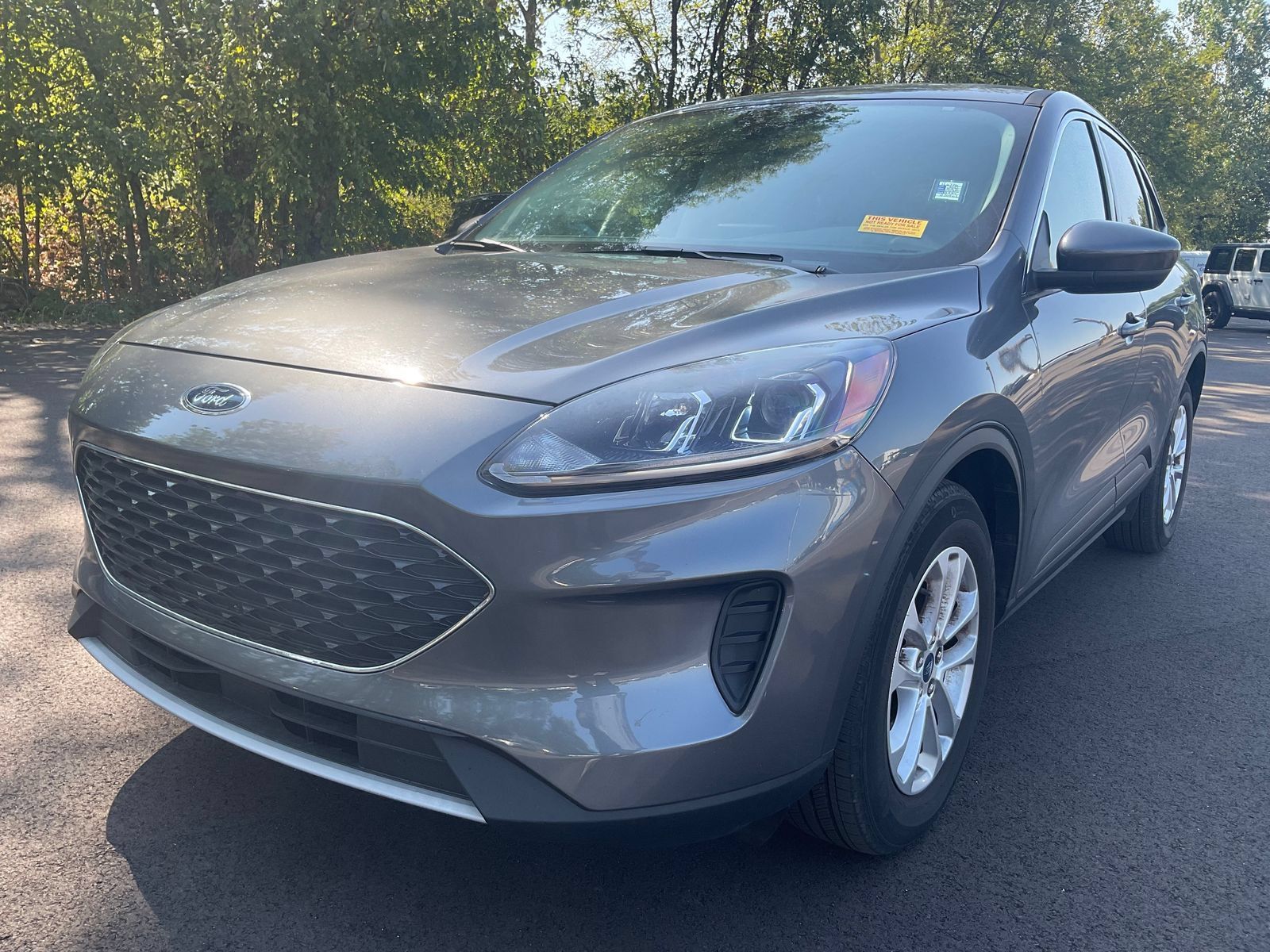 Used 2021 Ford Escape SE FWD image 2