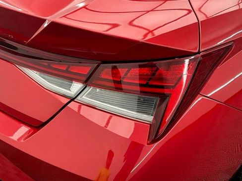 Used 2021 Hyundai Elantra SEL w/ Convenience + Premium Package FWD image 21