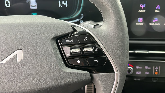 Used 2023 Kia Niro EX Touring FWD image 10