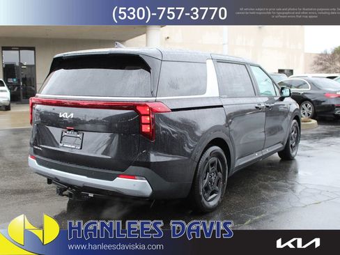 New 2026 Kia Carnival LX image 7