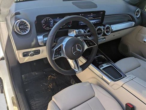 Certified 2025 Mercedes-Benz GLB 250 image 10