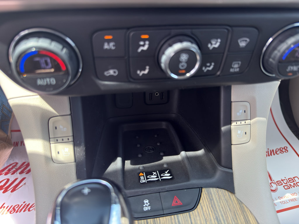 Used 2019 GMC Acadia Denali w/ Technology Package AWD/4WD image 17