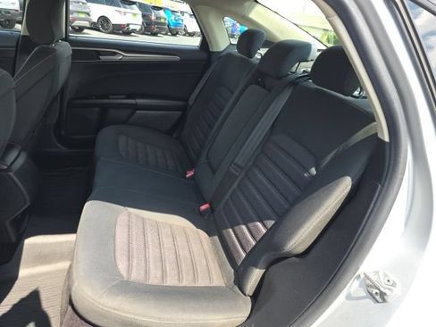 Used 2017 Ford Fusion SE FWD image 26
