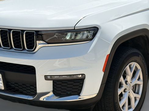 Certified 2022 Jeep Grand Cherokee L Limited AWD/4WD image 12