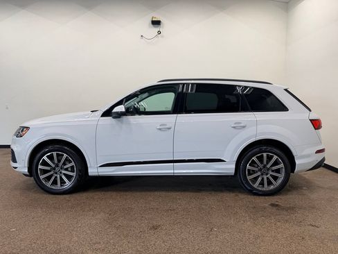Used 2023 Audi Q7 2.0T Premium Plus w/ Premium Plus Package AWD/4WD image 2