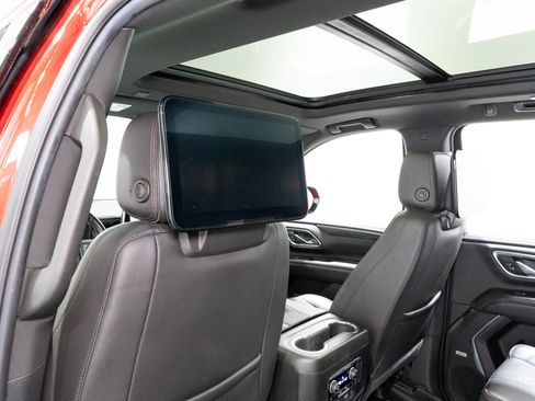 Used 2021 Chevrolet Suburban RST w/ Luxury Package AWD/4WD image 34