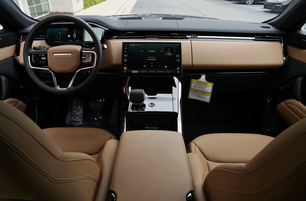 New 2026 Land Rover Range Rover Sport SE AWD/4WD image 9